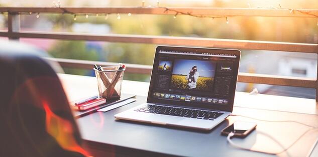 西安企業(yè)網(wǎng)站建設好是放到國內服務器好還是放國外的服務器好呢