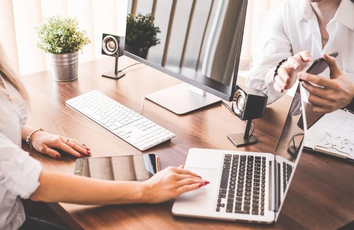 西安品牌網(wǎng)站后臺(tái)維護(hù)該如何做呢