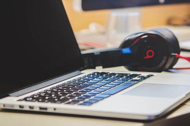 西安公司網(wǎng)站設(shè)計(jì)定制需要經(jīng)過那些步驟和環(huán)節(jié)呢